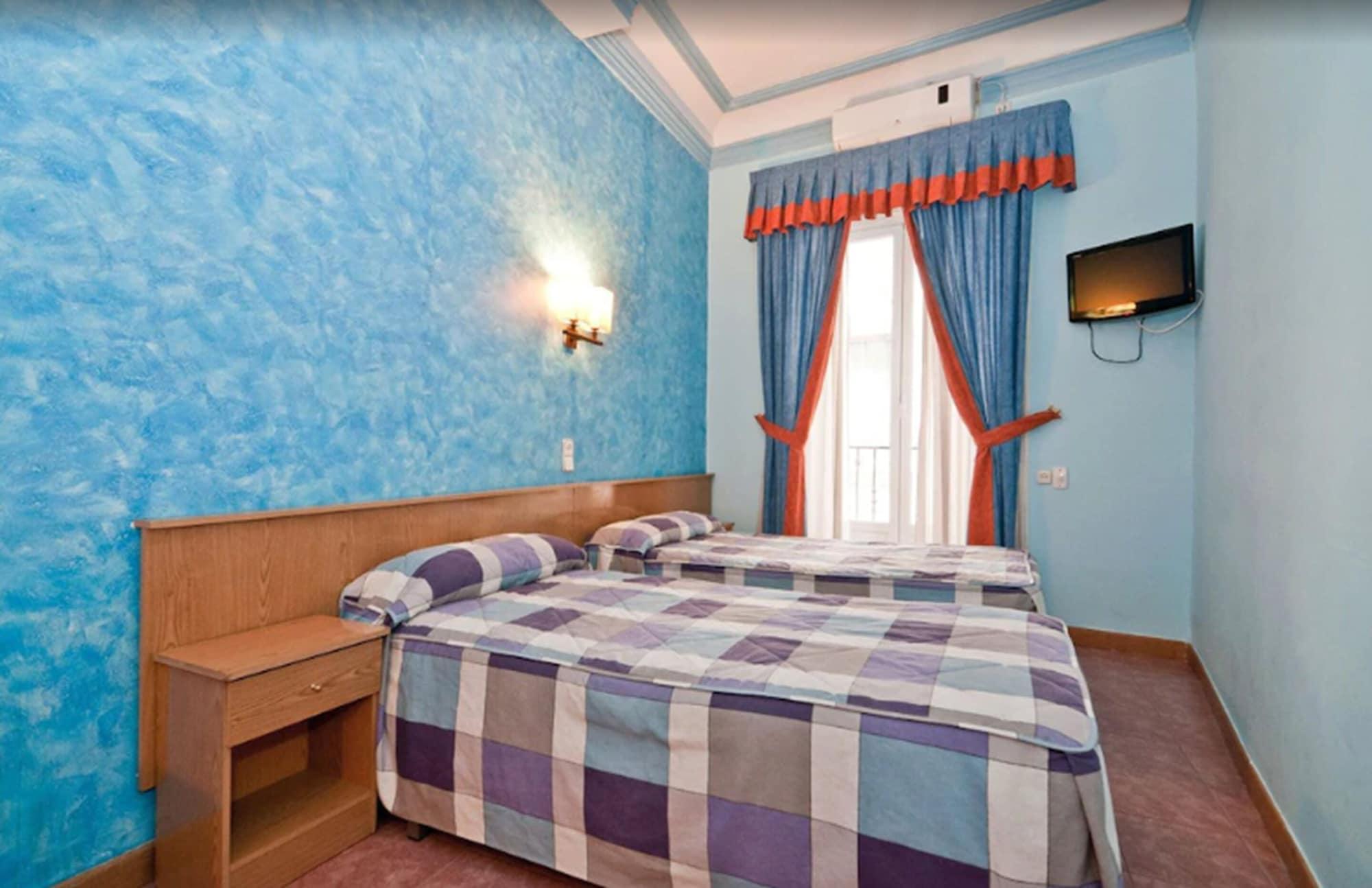 Hostal Oporto Мадрид Экстерьер фото