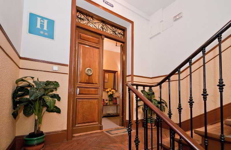 Hostal Oporto Мадрид Экстерьер фото